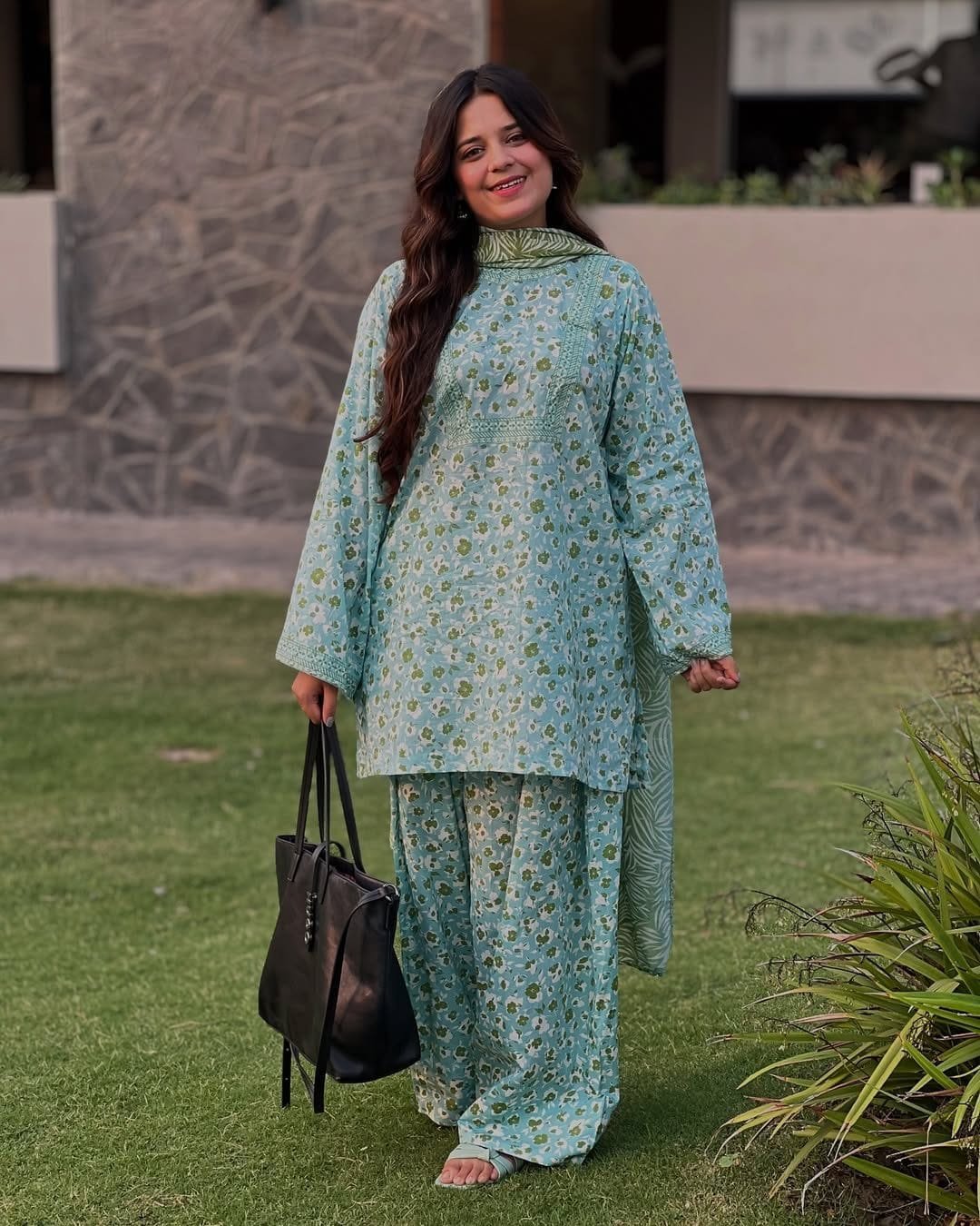 SN 767 Bin Saeed 3 Piece Lawn Unstitched 3 SN 767 Bin Saeed 3 Piece Lawn Unstitched - Image 3